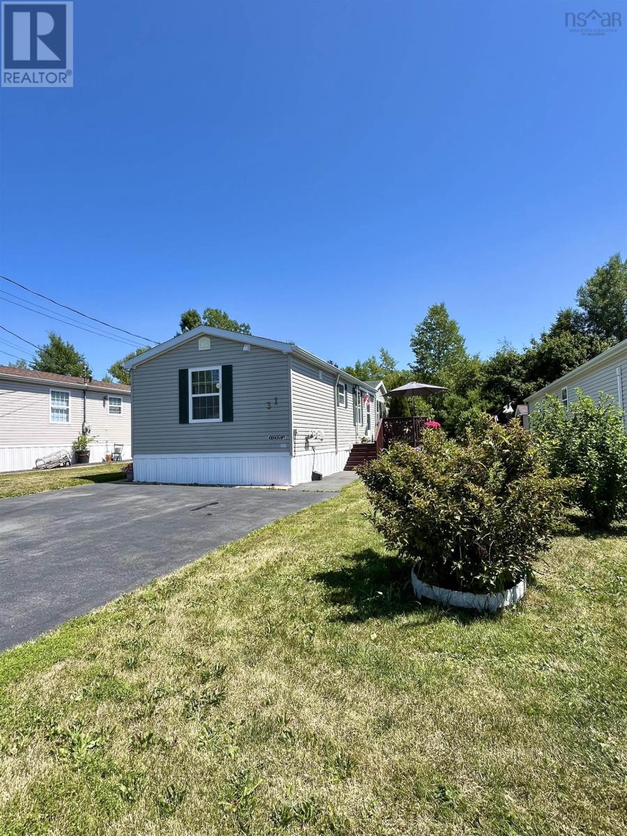 31 Thomson Drive Property Photo 3