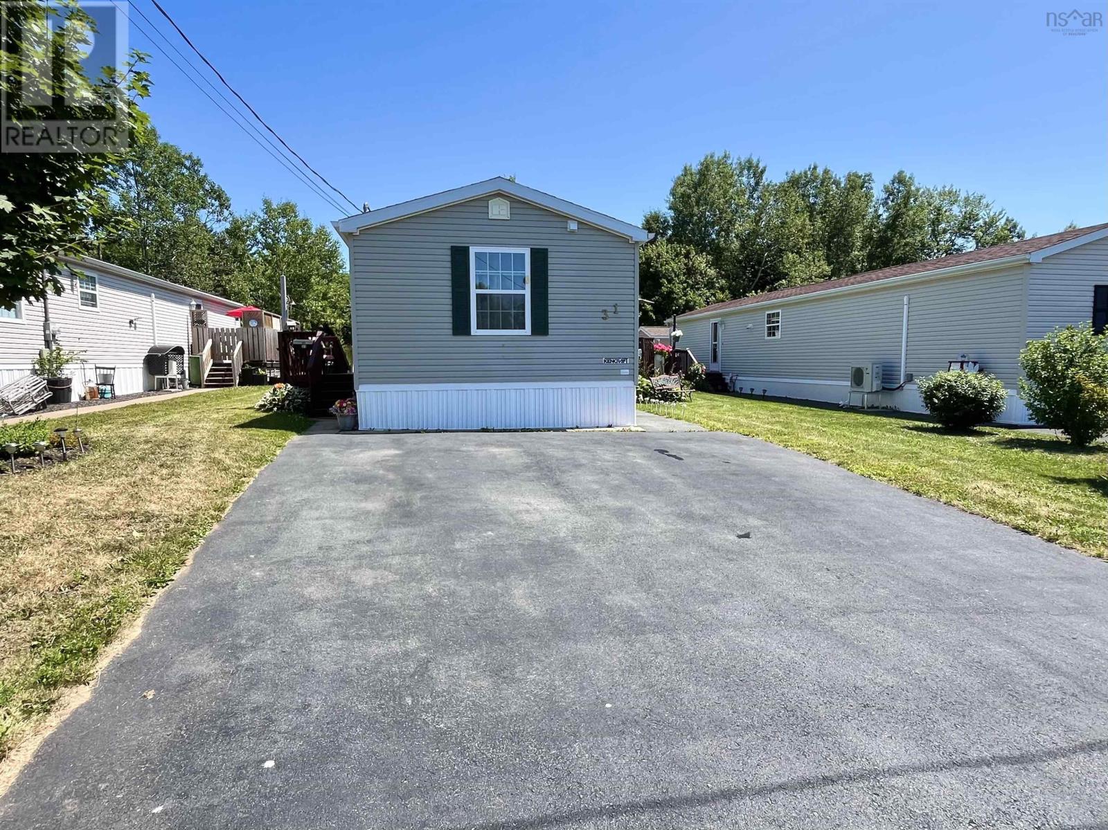 31 Thomson Drive Property Photo 4