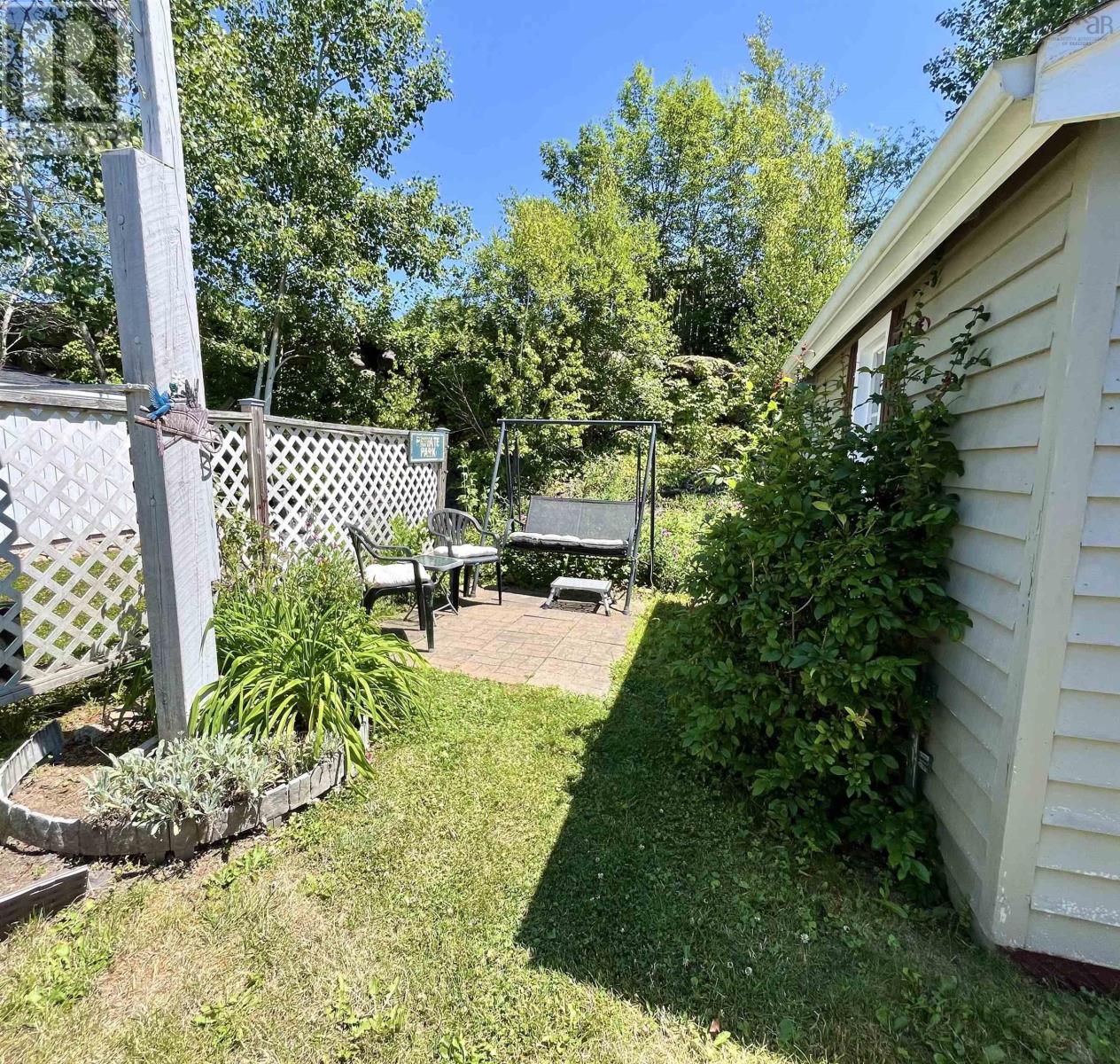 31 Thomson Drive Property Photo 10