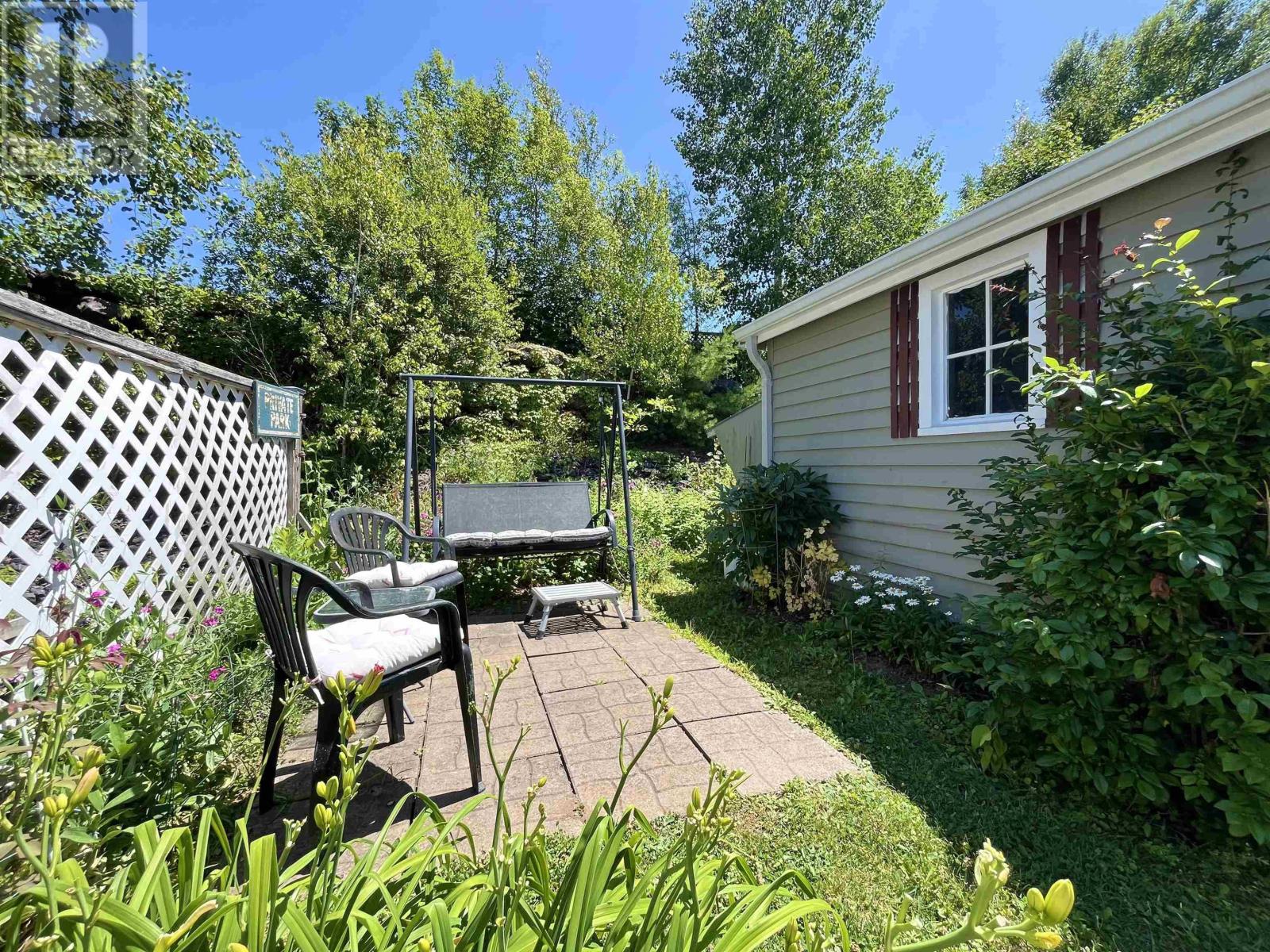 31 Thomson Drive Property Photo 11