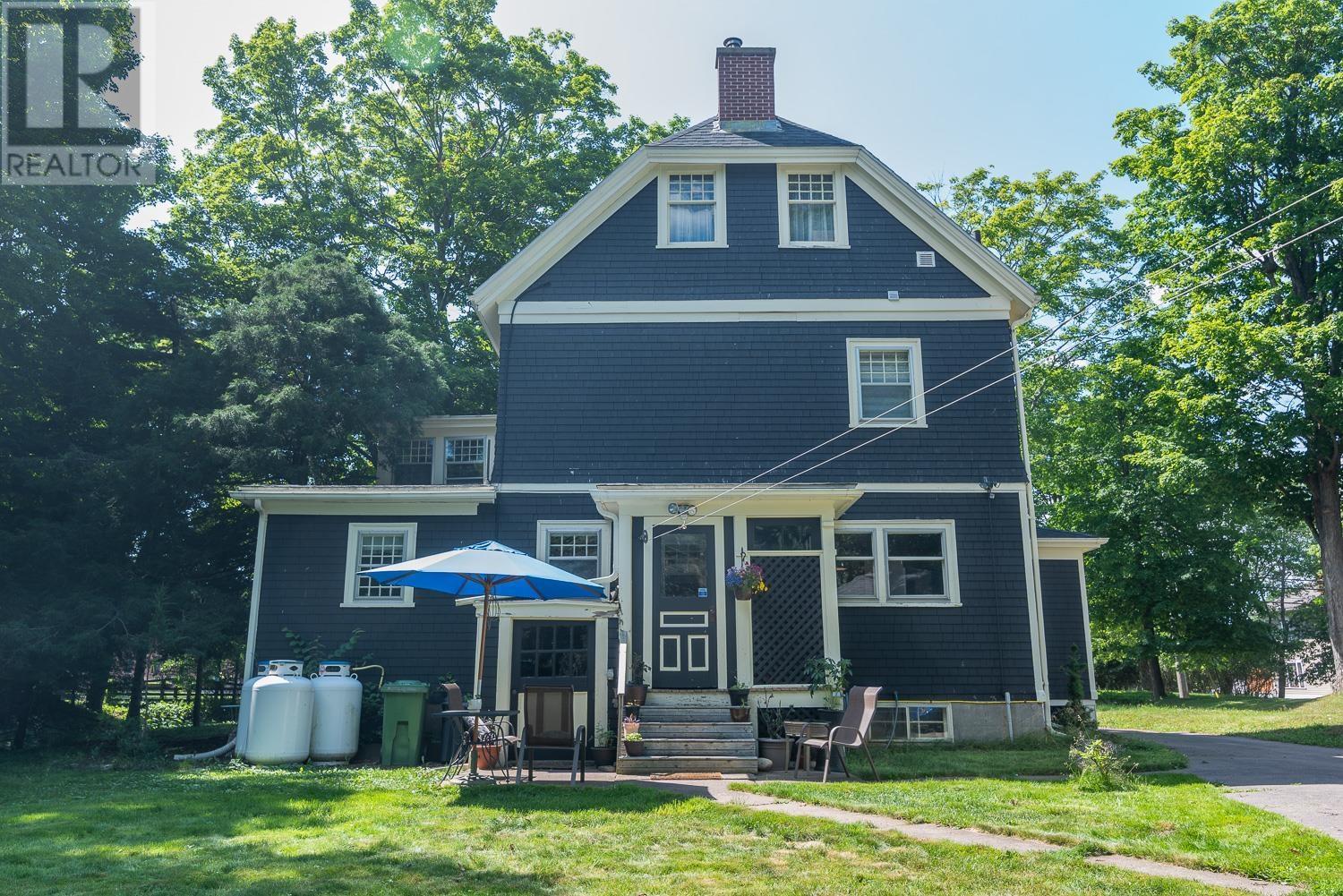 115 Willow Street Property Photo 8