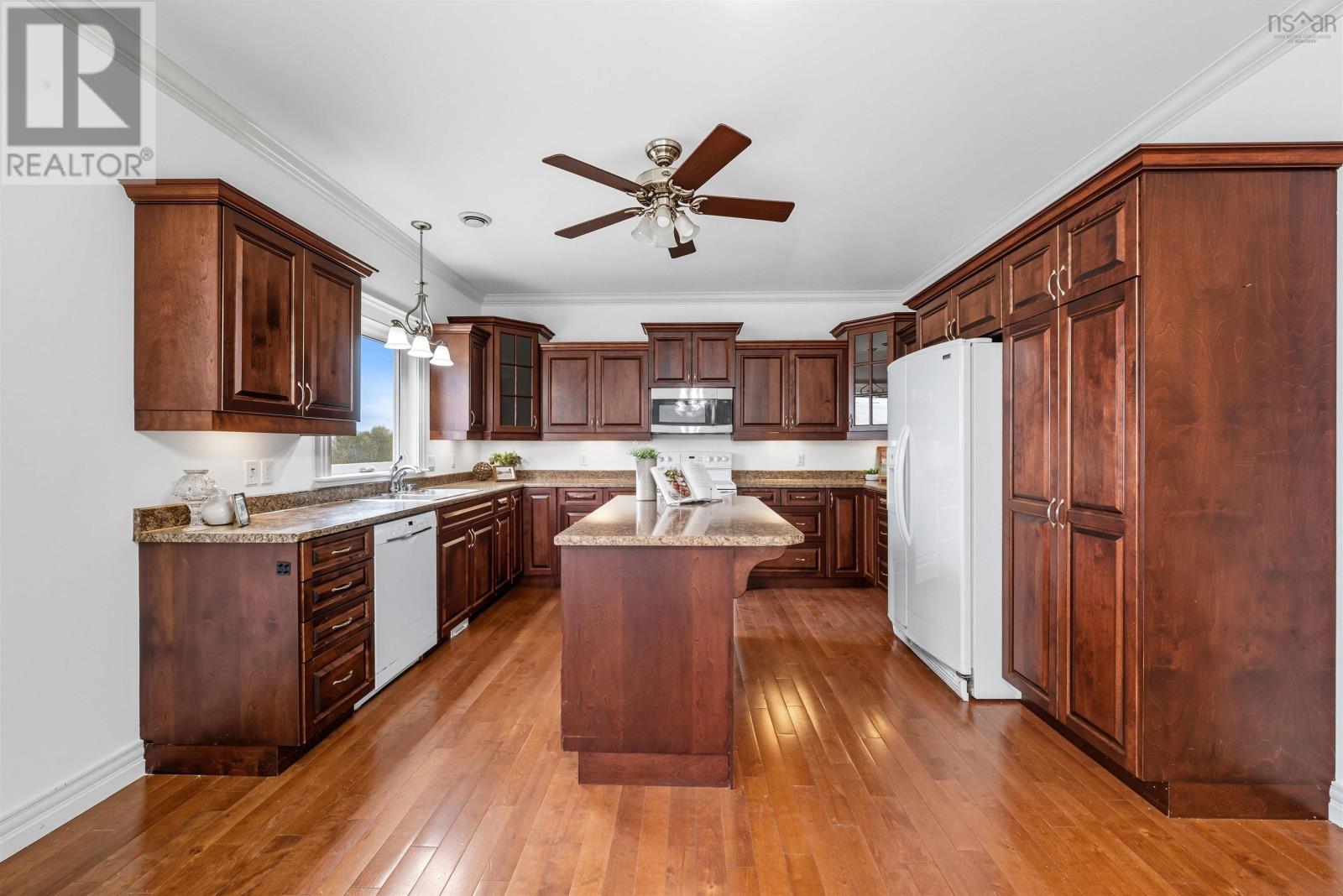 103 Claudia Crescent Property Photo 9