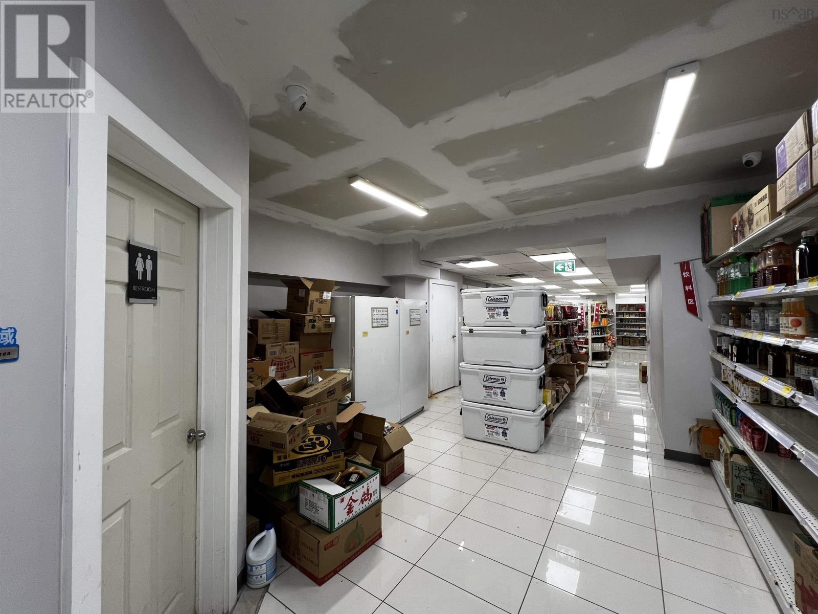 1 6238 Quinpool Road Property Photo 4