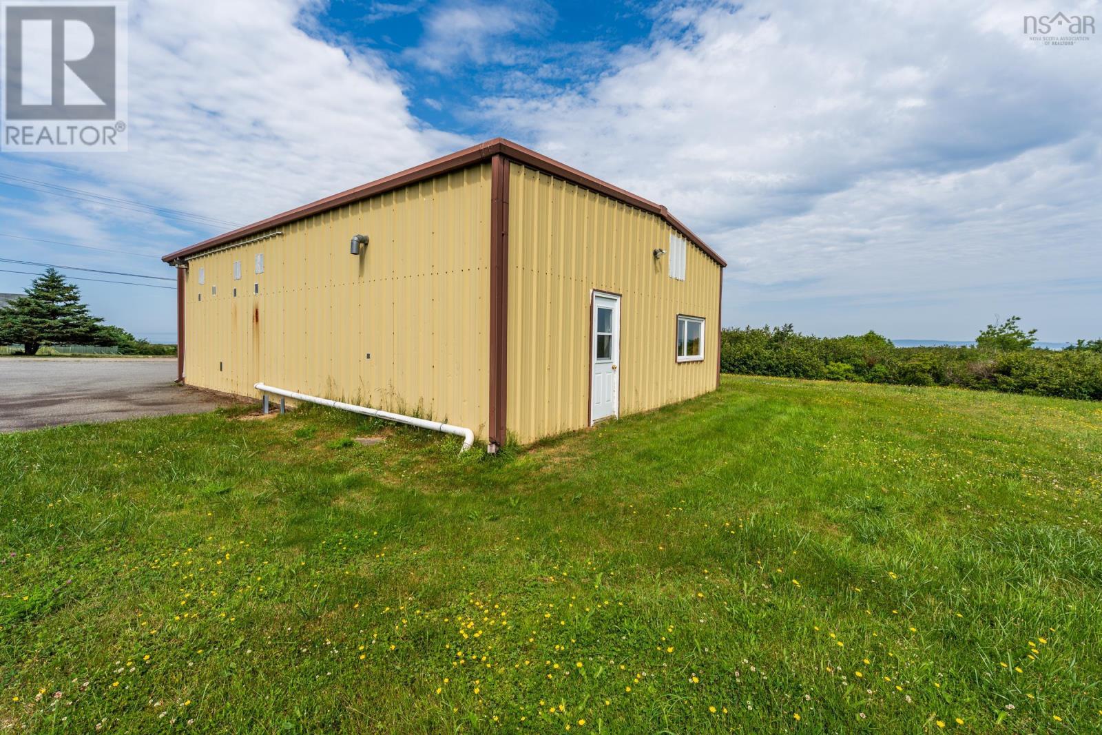 40 Schoolhouse Road Property Photo 8