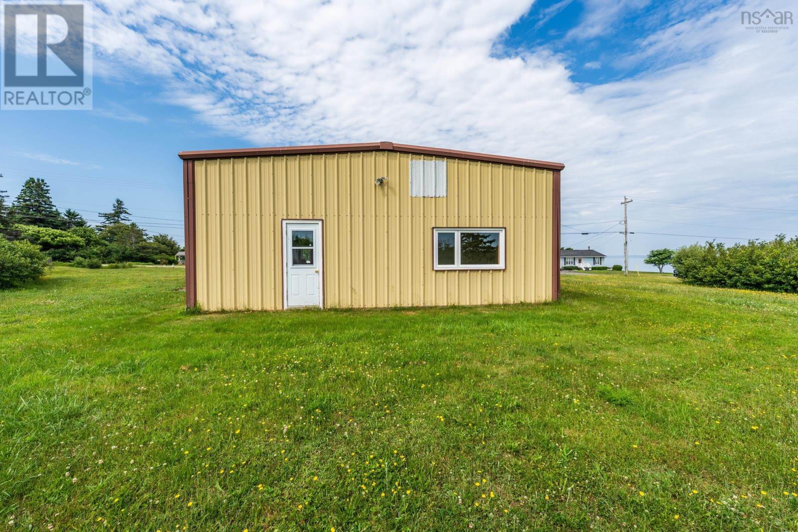 40 Schoolhouse Road Property Photo 9