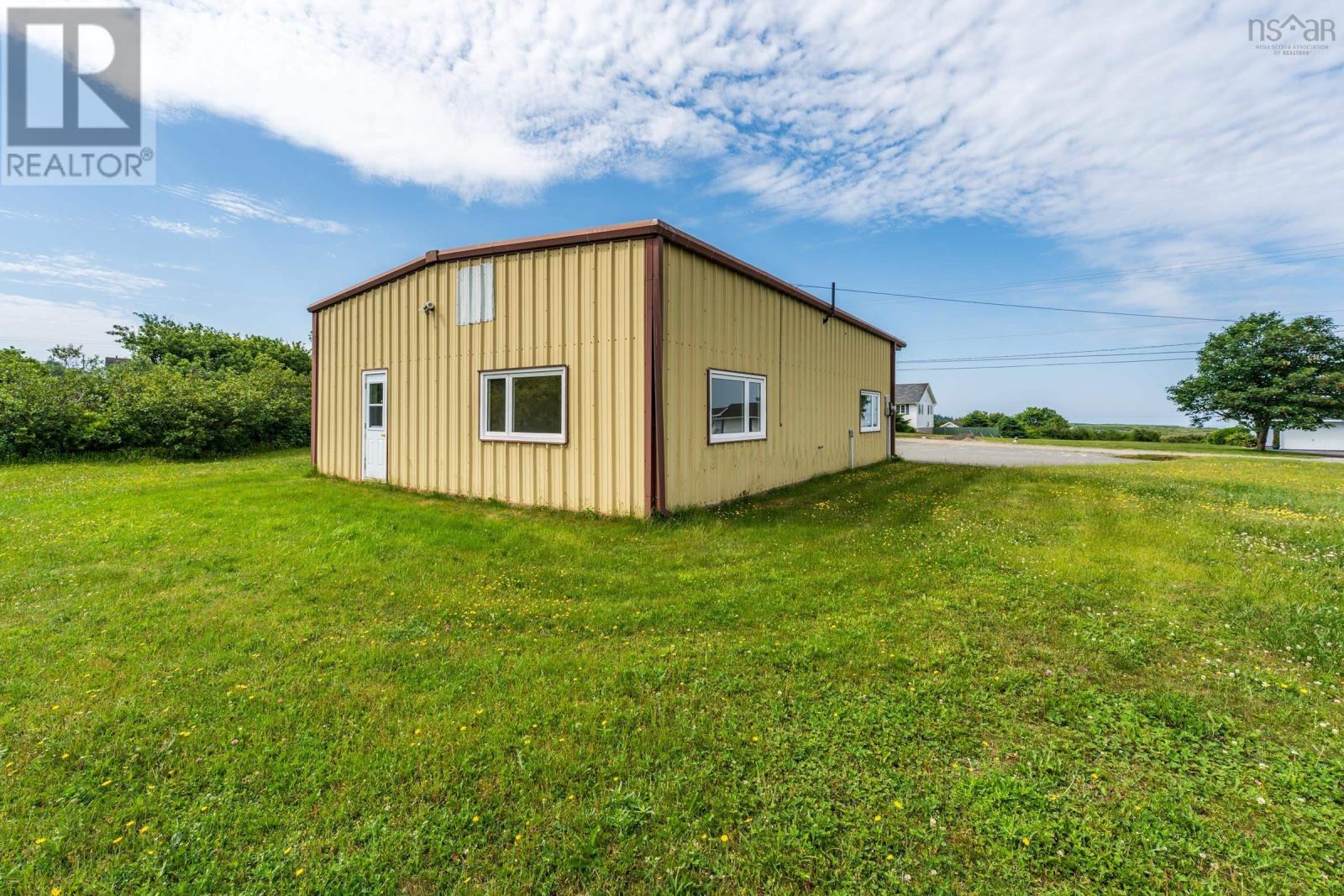 40 Schoolhouse Road Property Photo 10