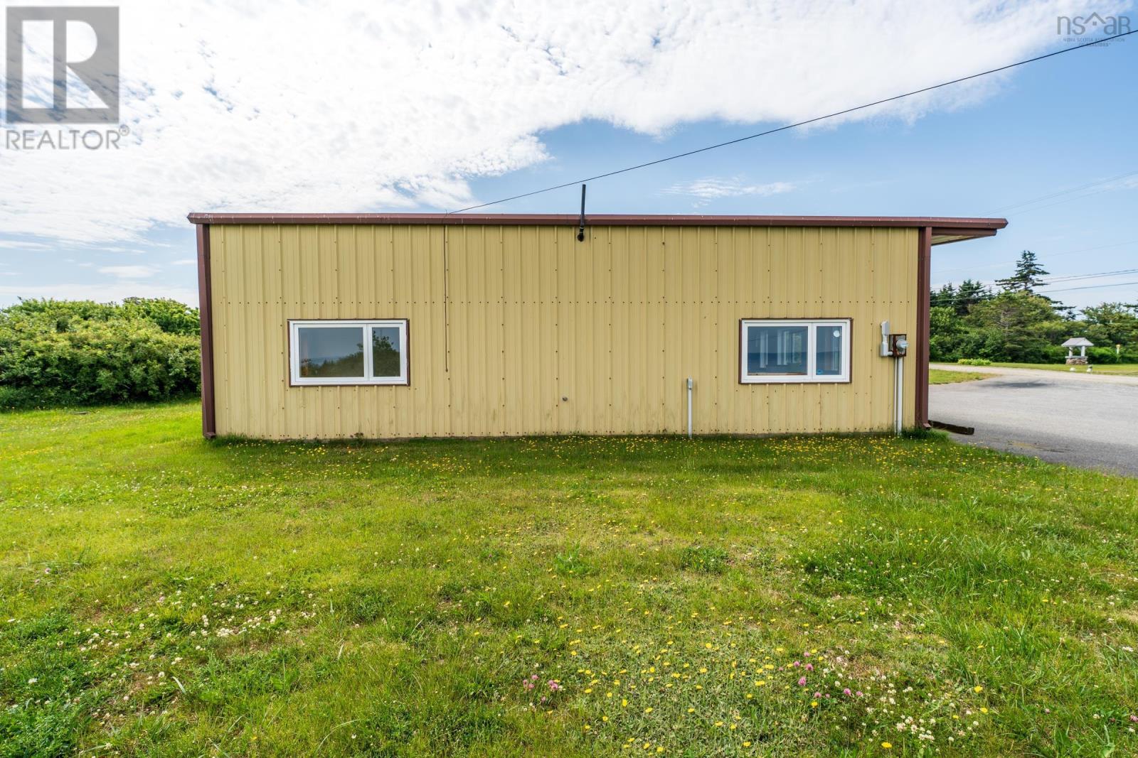 40 Schoolhouse Road Property Photo 11