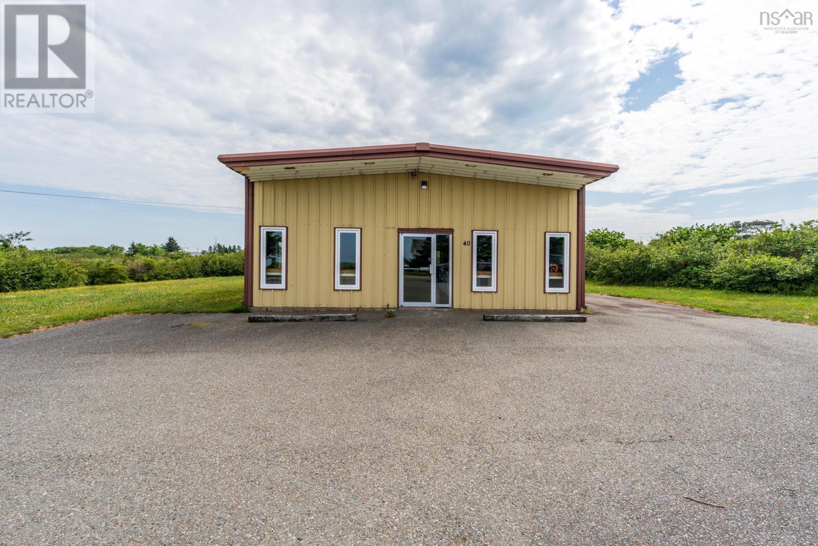 40 Schoolhouse Road Property Photo 13