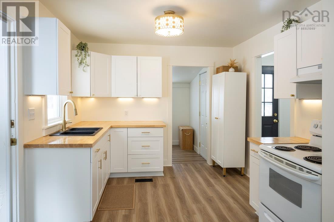 1134 Meadowvale Road Property Photo 4