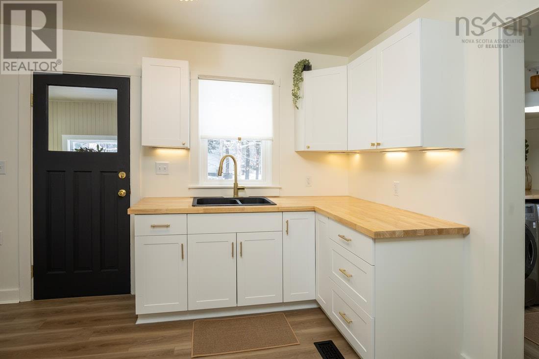 1134 Meadowvale Road Property Photo 5