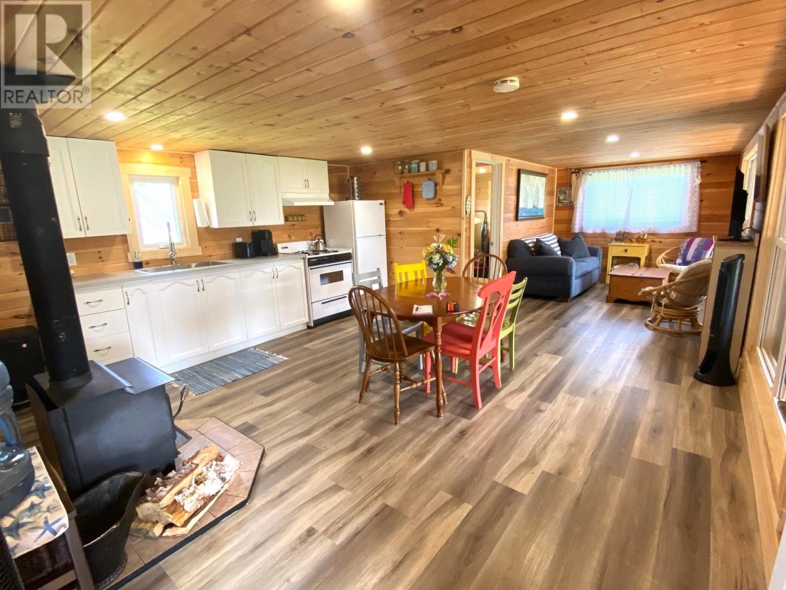 1625 Brae Harbour Road Property Photo 3
