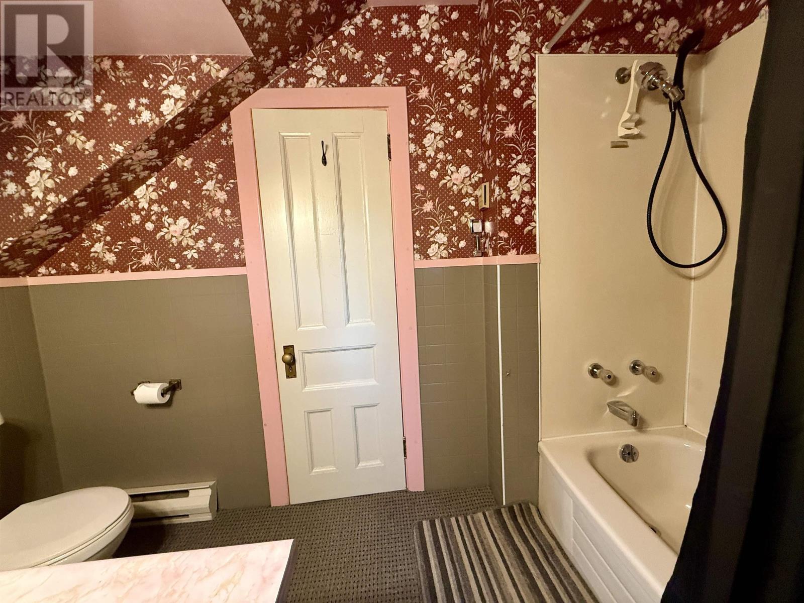 70 Victoria Road Property Photo 34