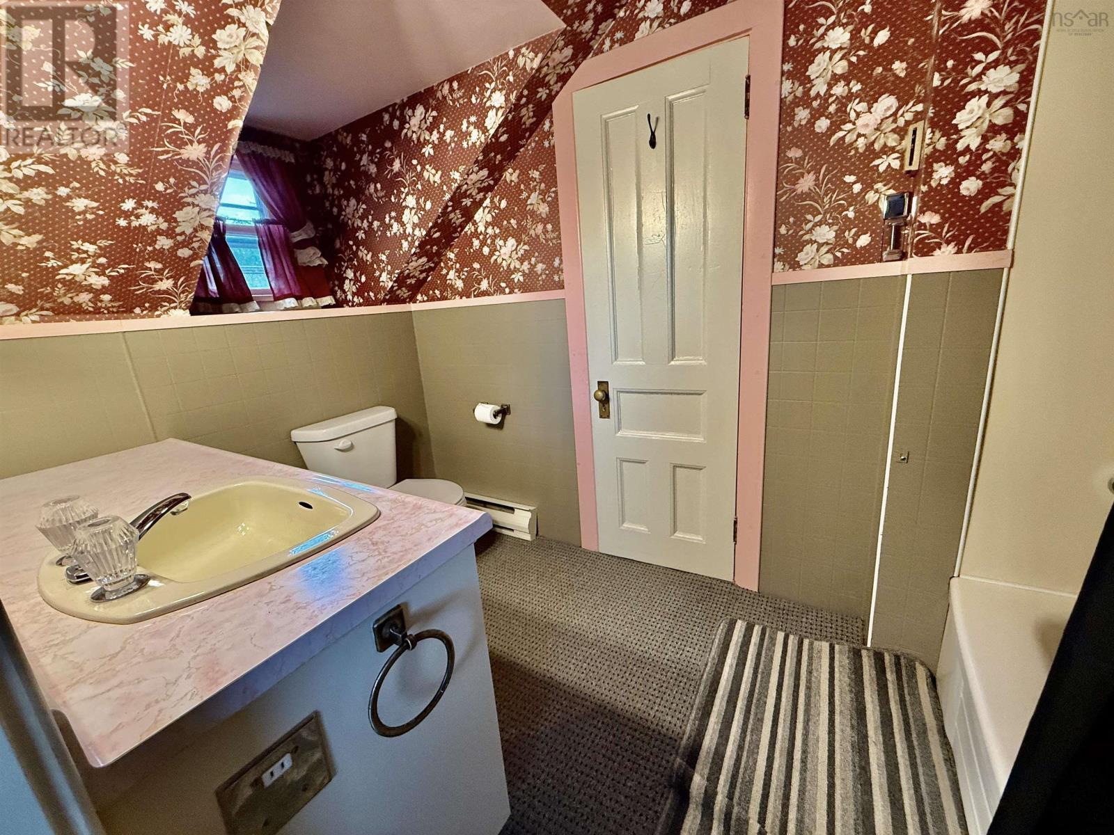 70 Victoria Road Property Photo 35