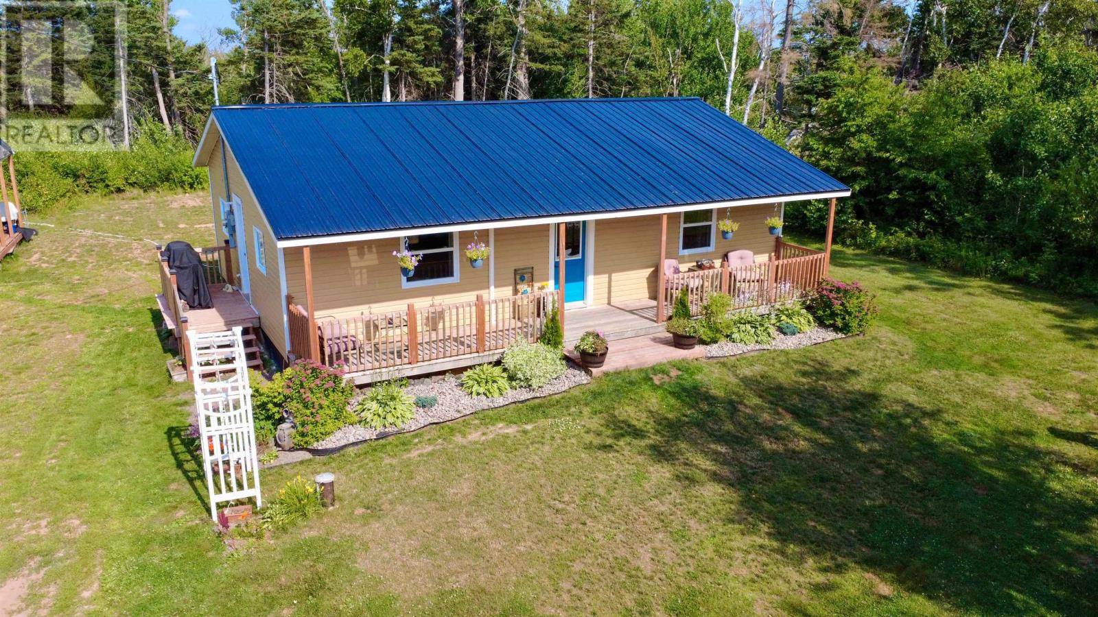 94 Watts Road Property Photo 1