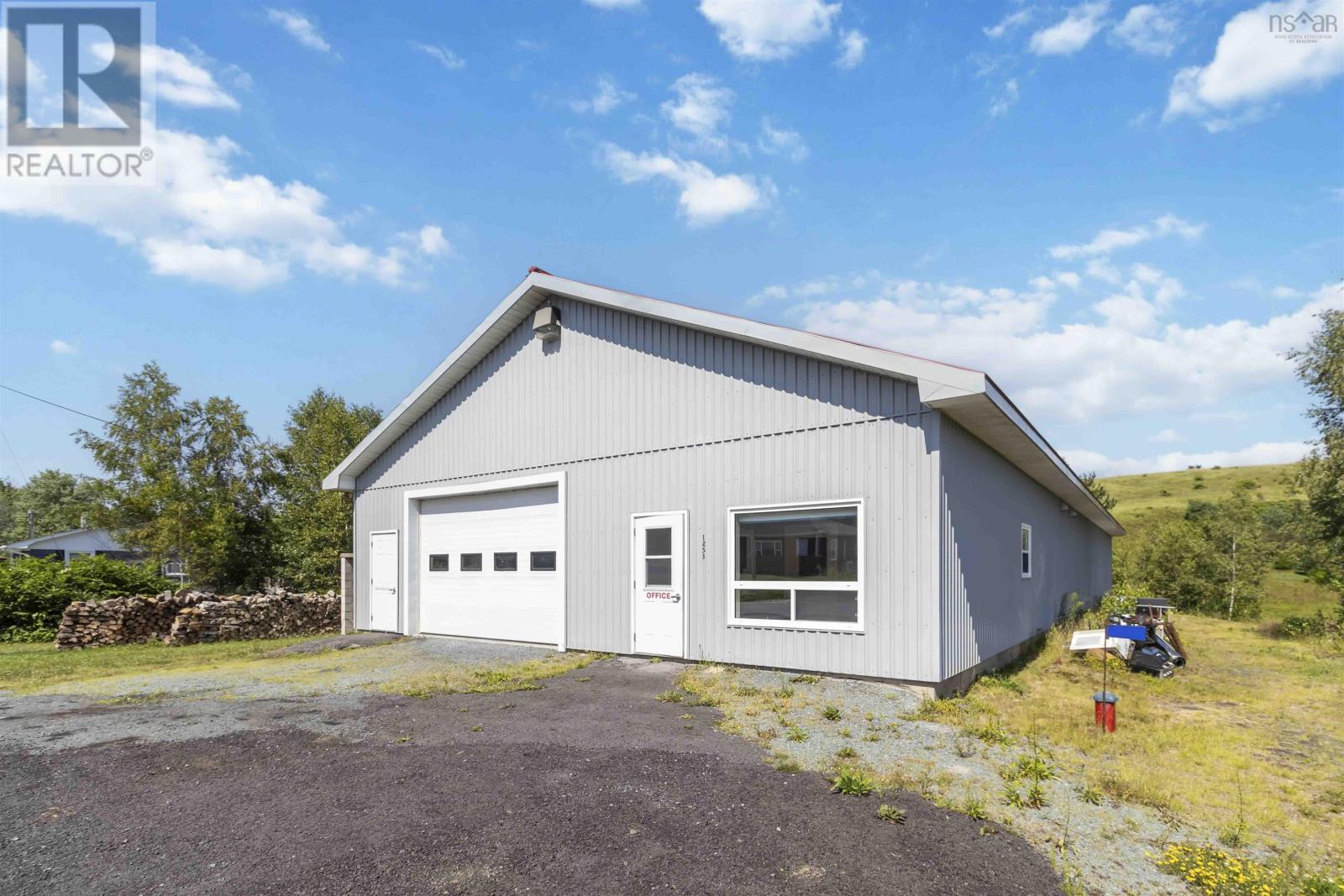 1253 Highway 332 Property Photo 2