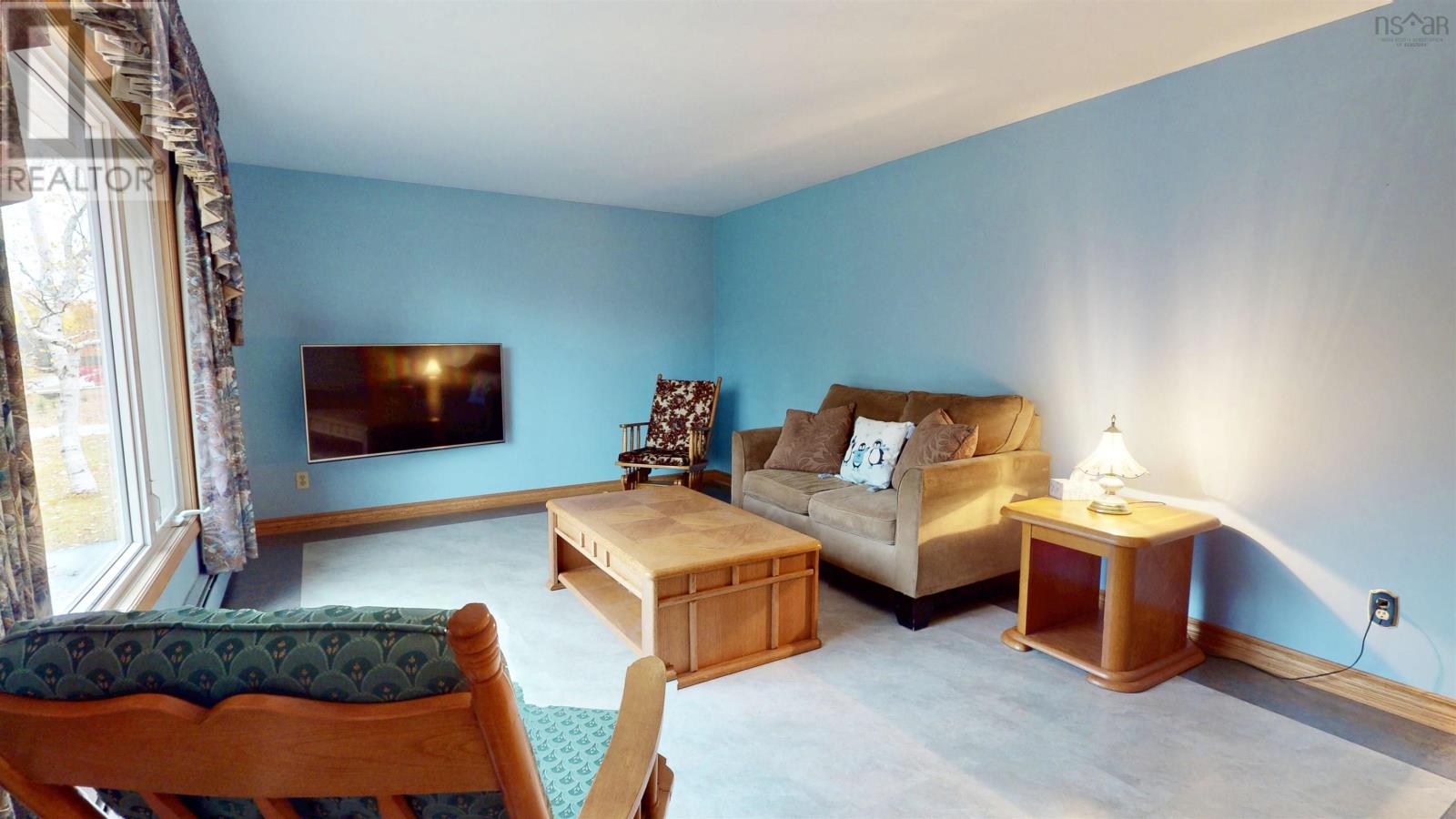 73 Westview Drive Property Photo 2