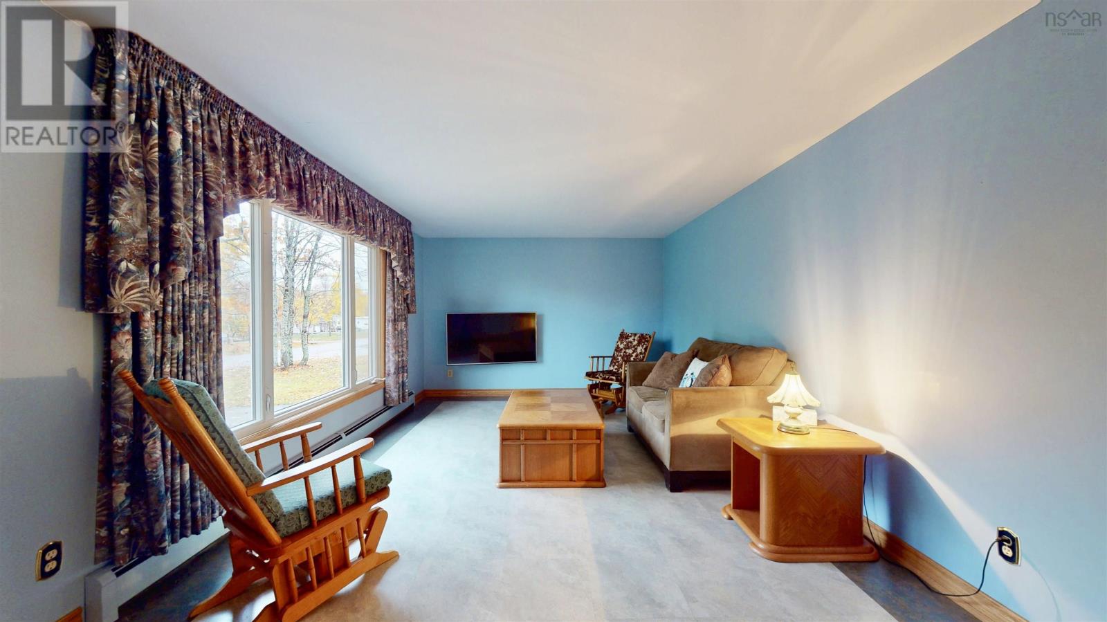 73 Westview Drive Property Photo 3