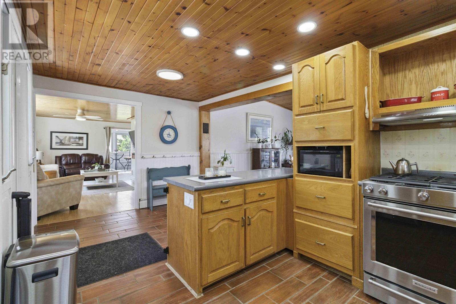 46 Roxbury Road Property Photo 12