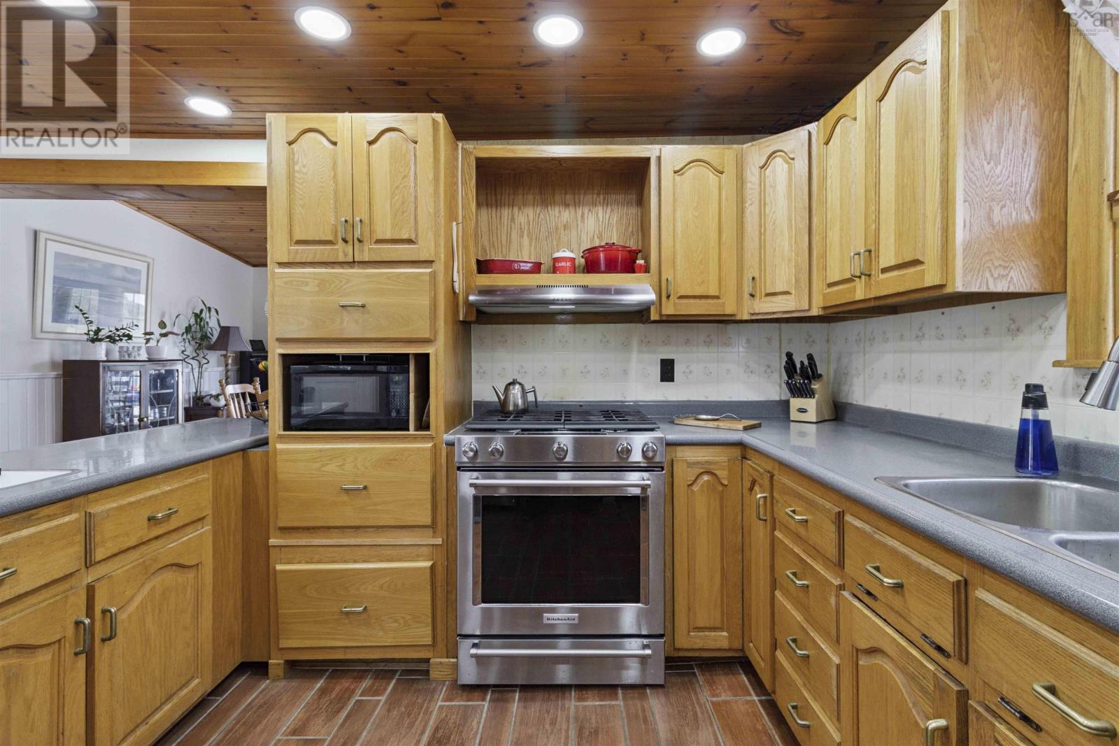 46 Roxbury Road Property Photo 17