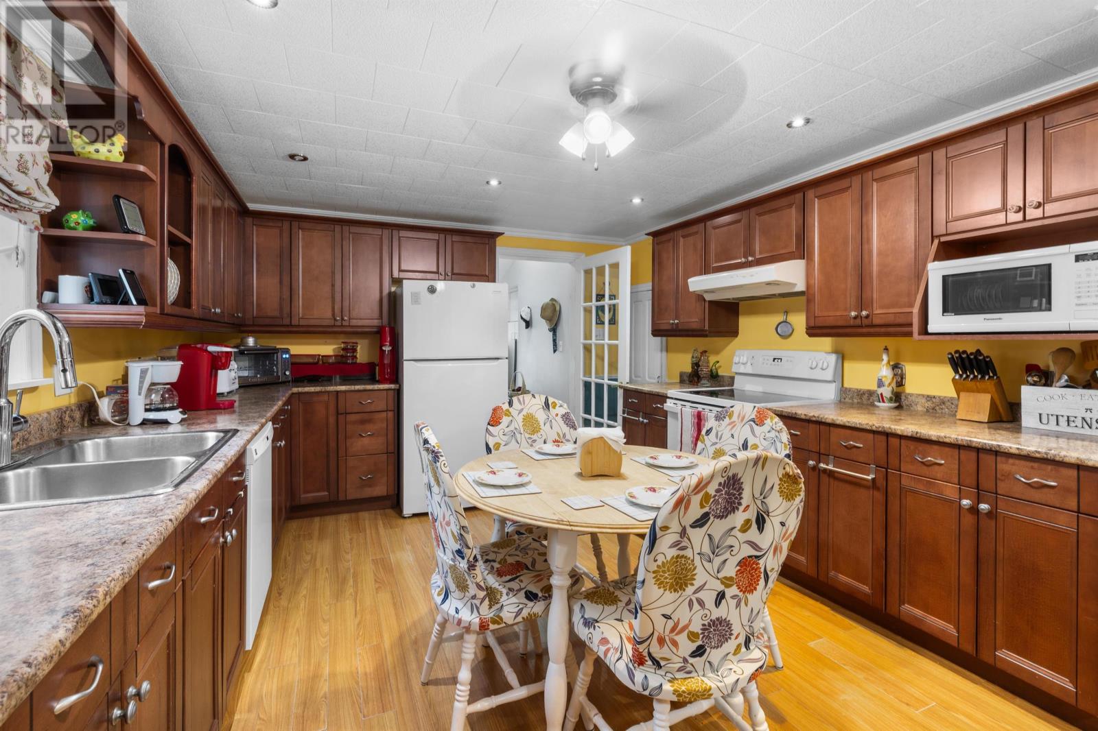 11 Marion Way Property Photo 13