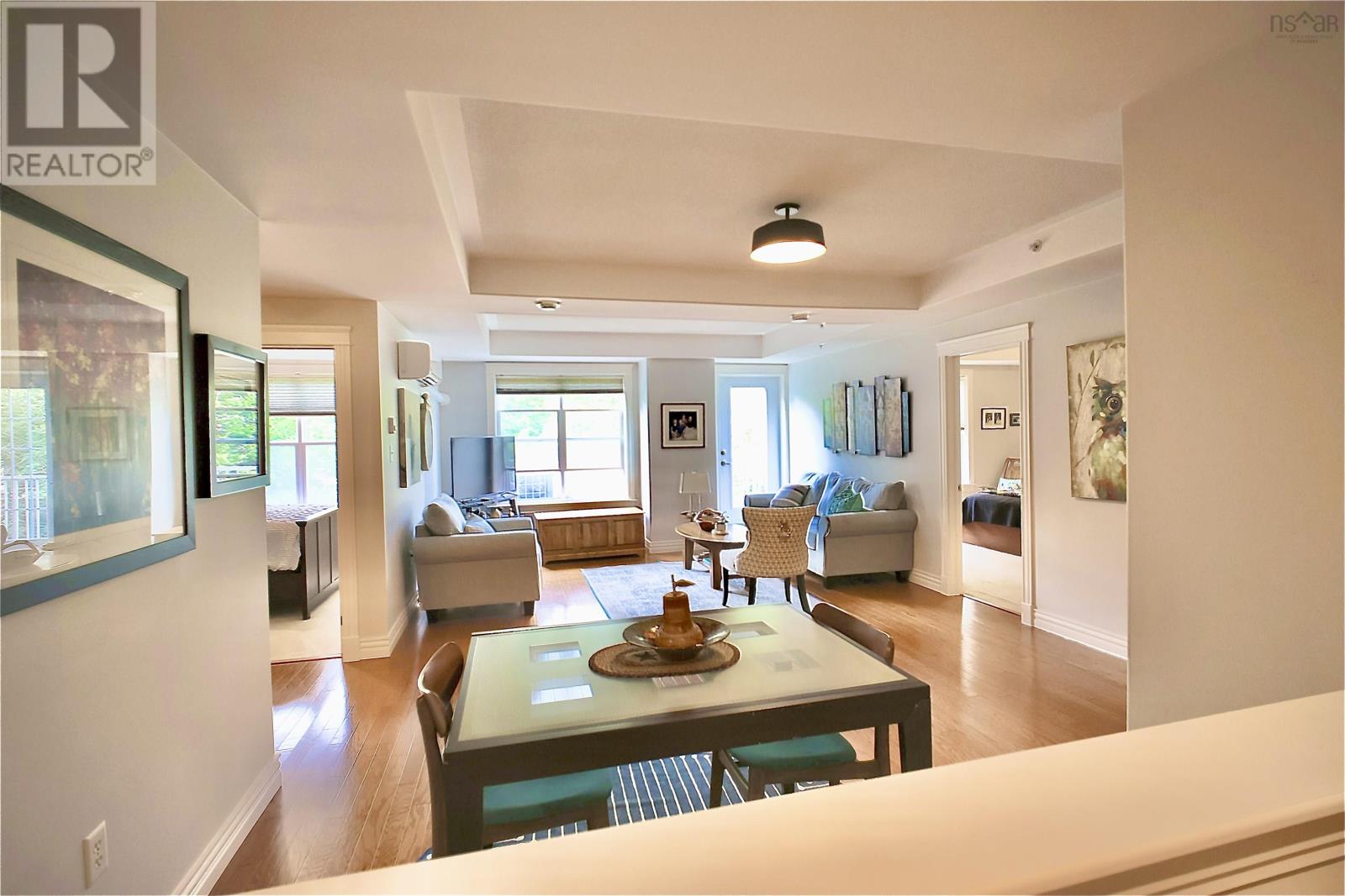 302 476 Main Street Property Photo 1