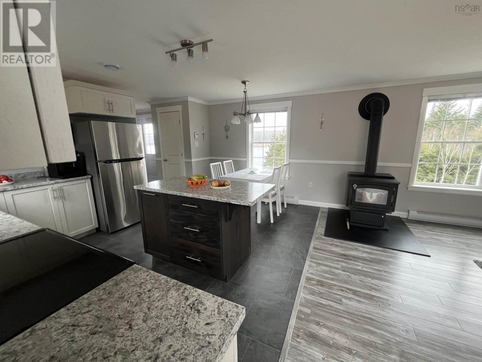 290 Eastside Grand River Property Photo 8