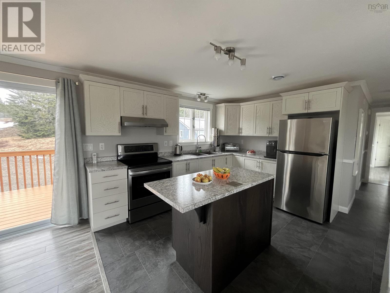 290 Eastside Grand River Property Photo 11