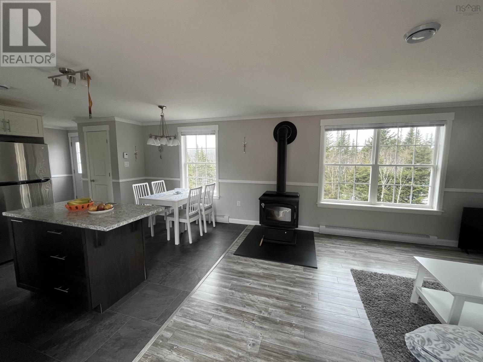 290 Eastside Grand River Property Photo 12