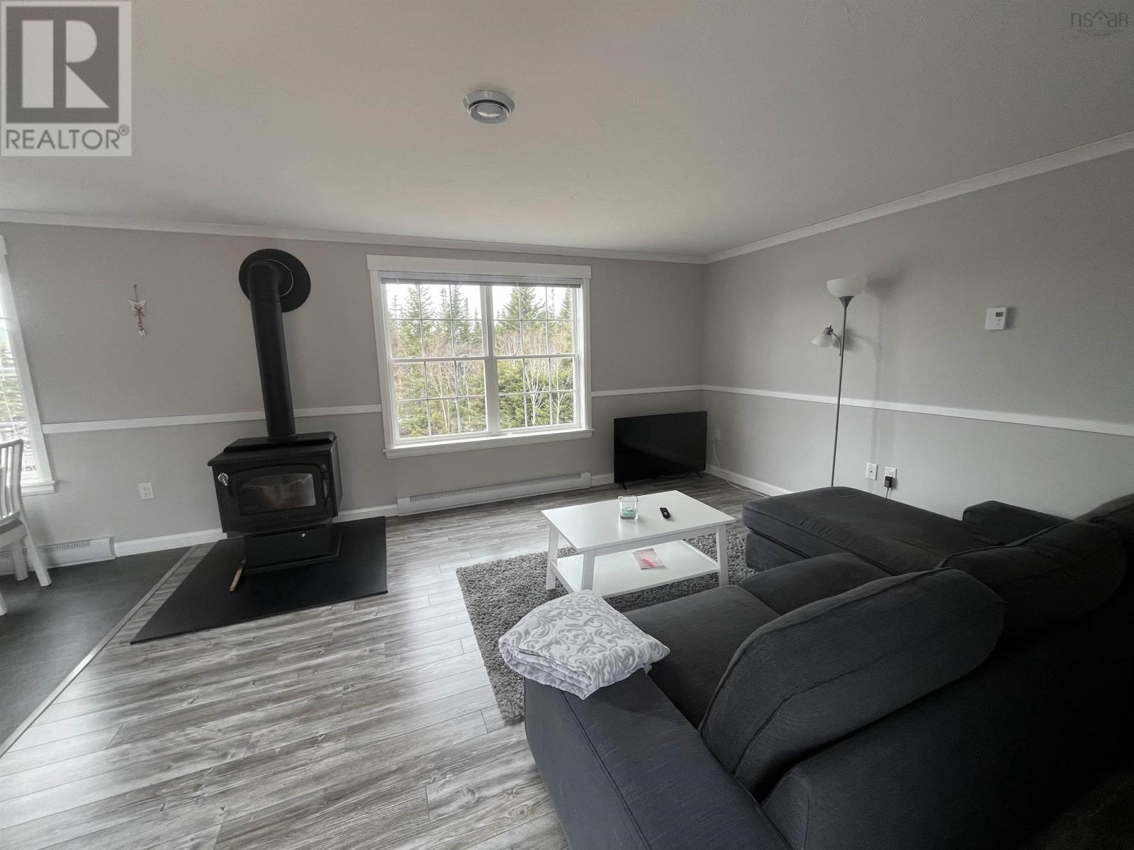 290 Eastside Grand River Property Photo 15