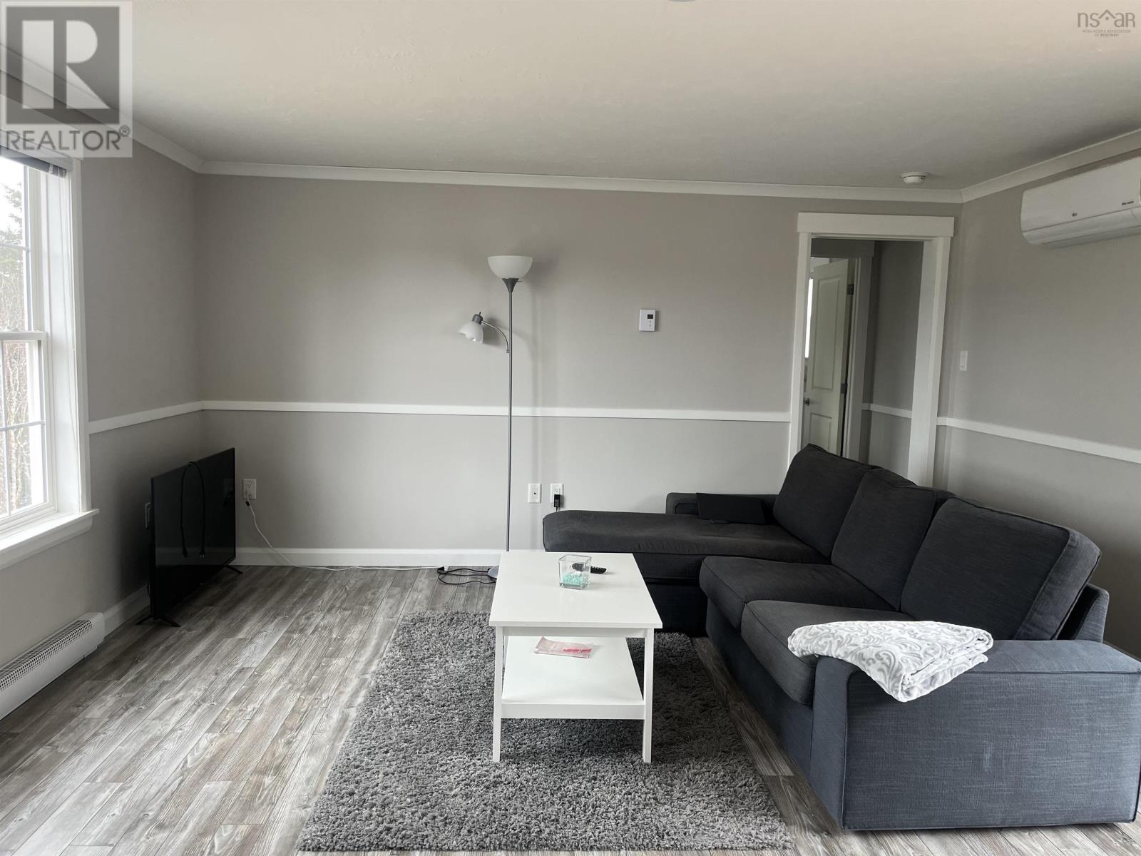 290 Eastside Grand River Property Photo 17