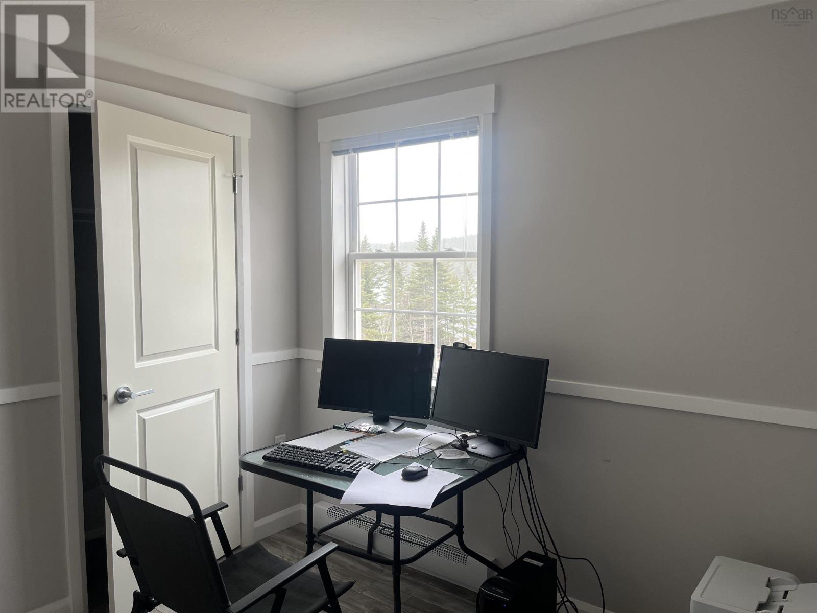 290 Eastside Grand River Property Photo 21