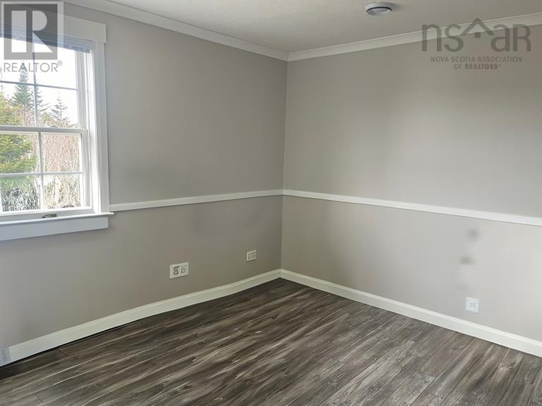 290 Eastside Grand River Property Photo 22