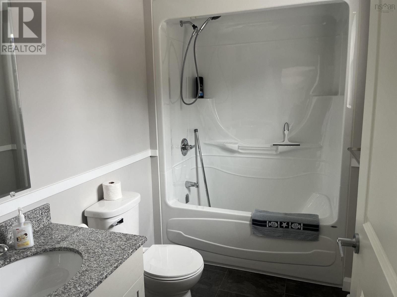 290 Eastside Grand River Property Photo 24