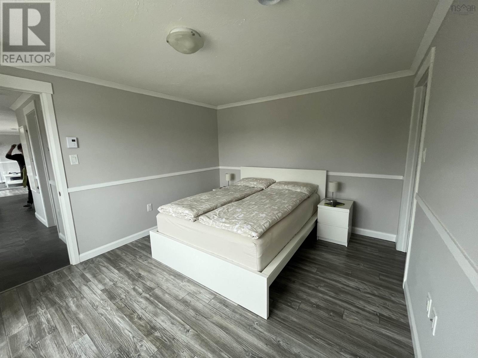 290 Eastside Grand River Property Photo 29