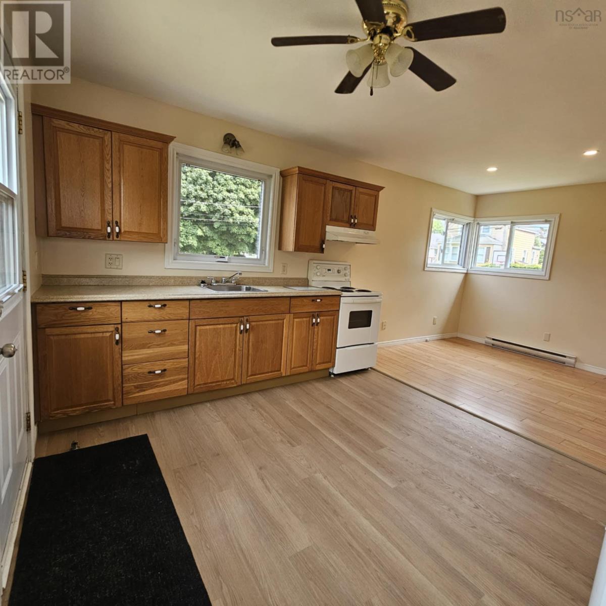 43 Colby Street Property Photo 6