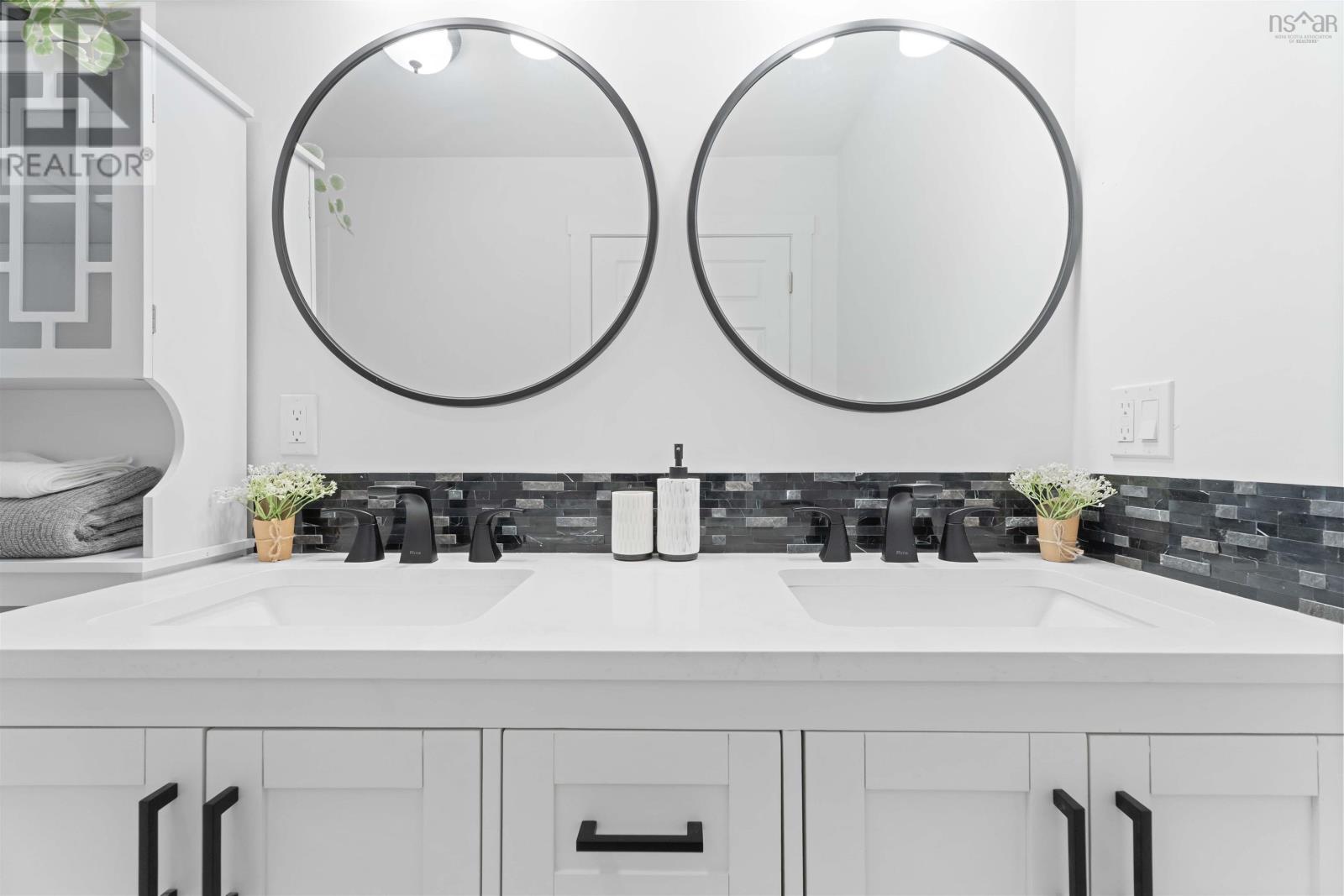 317 Nichols Avenue Property Photo 10