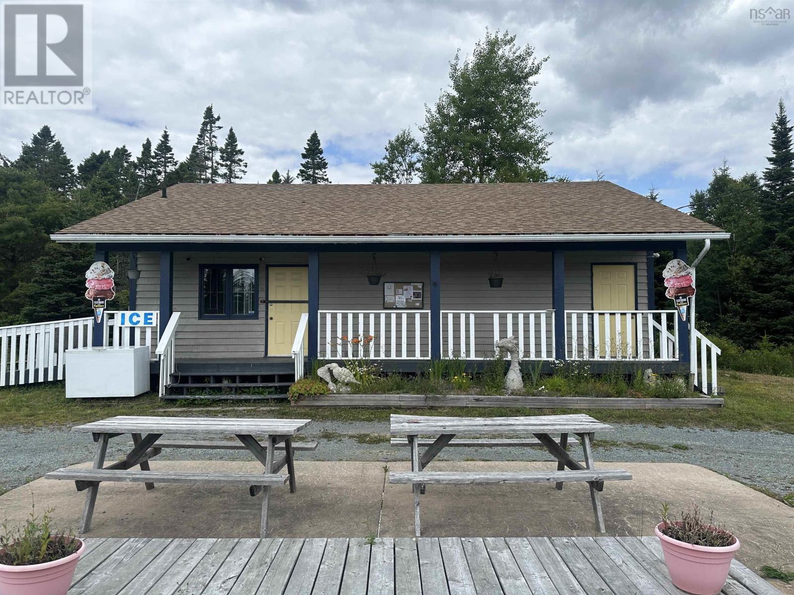 5048 Highway 331 Property Photo 1