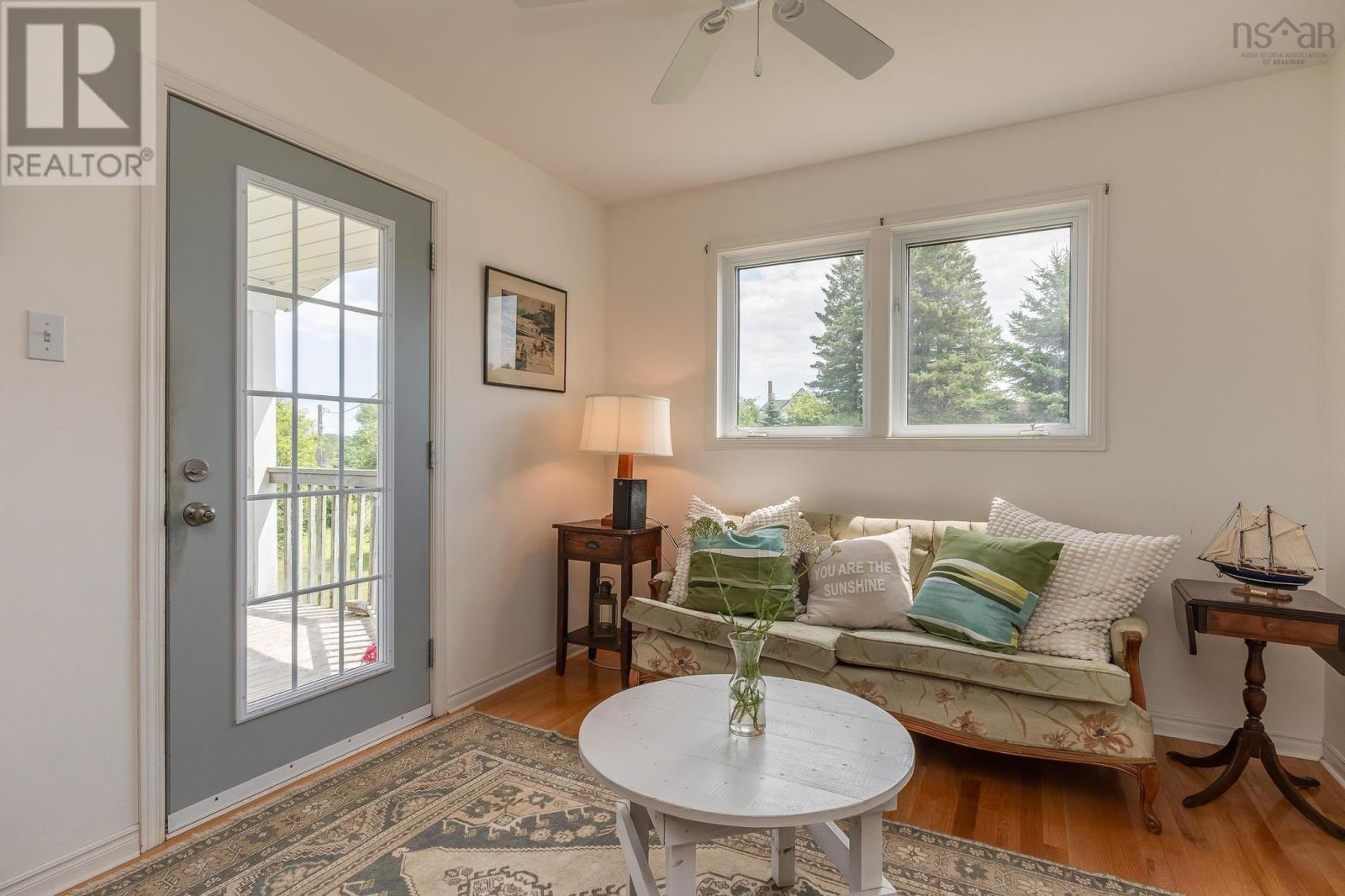 37 Orchard Heights Property Photo 9