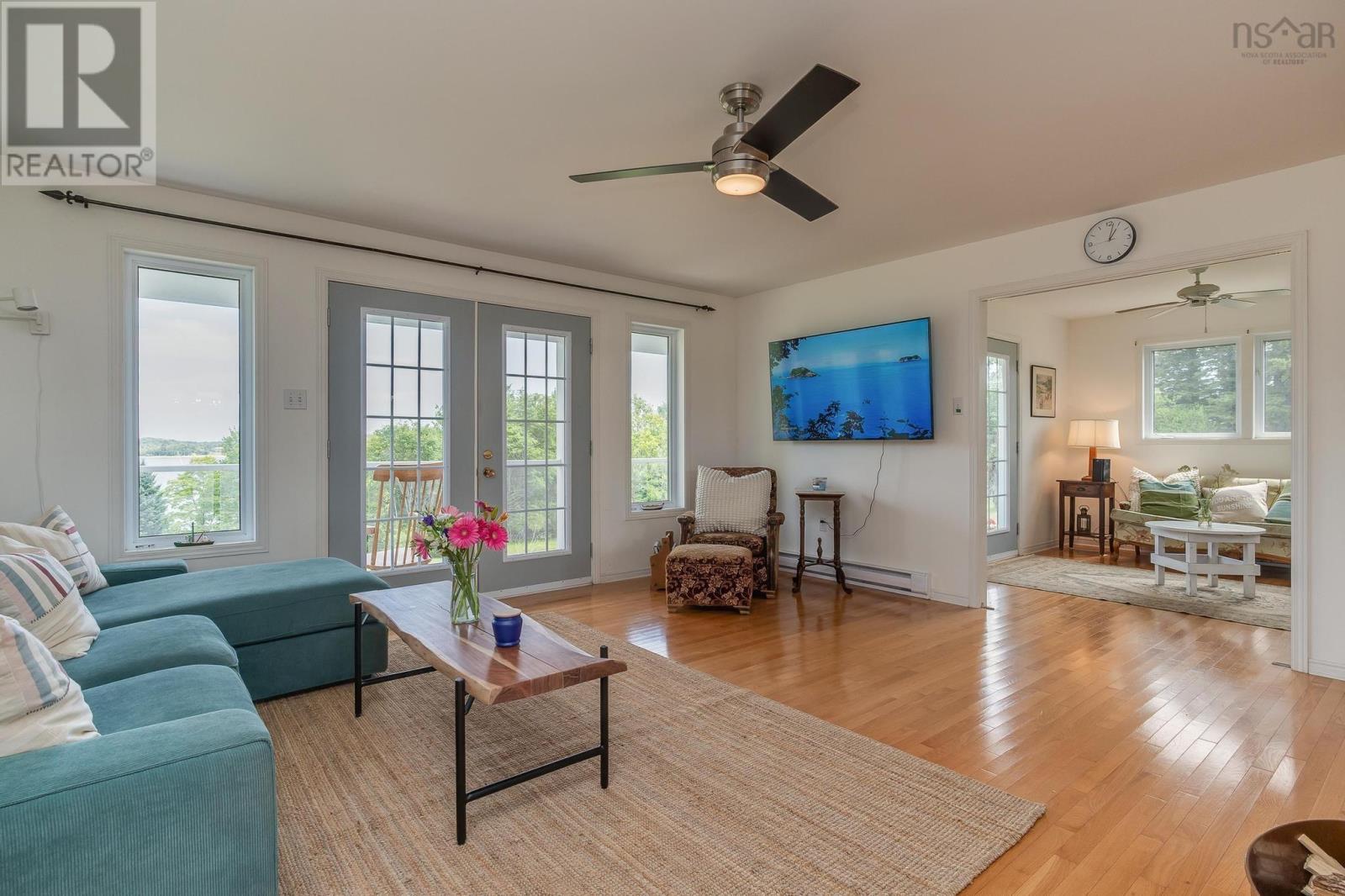 37 Orchard Heights Property Photo 11