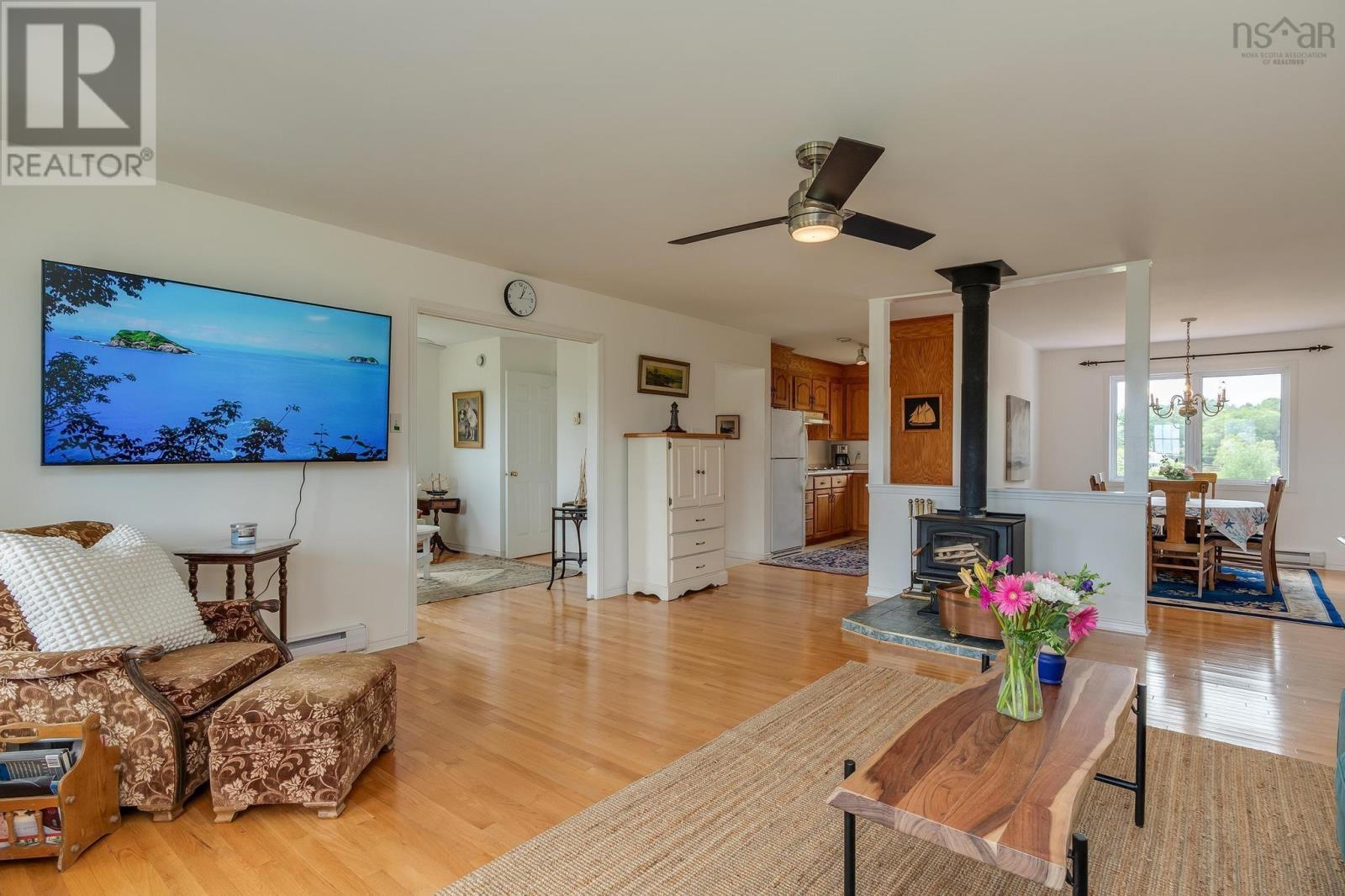 37 Orchard Heights Property Photo 13