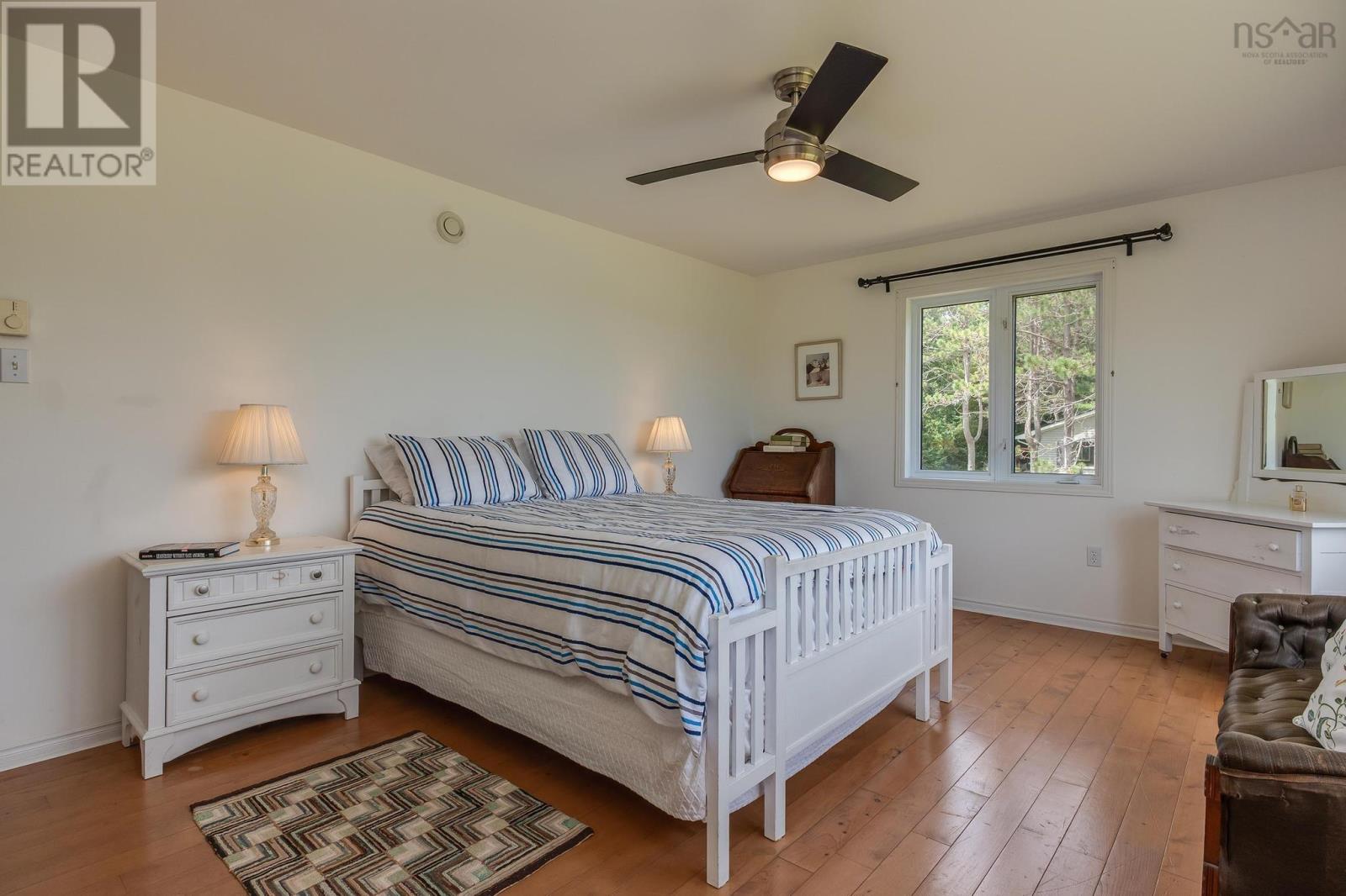 37 Orchard Heights Property Photo 20