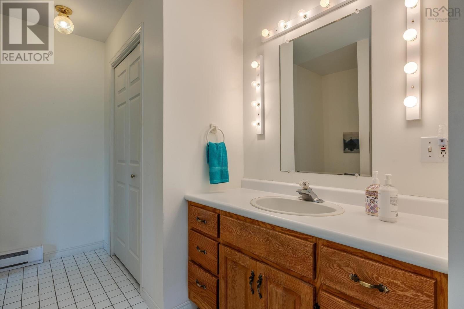 37 Orchard Heights Property Photo 23