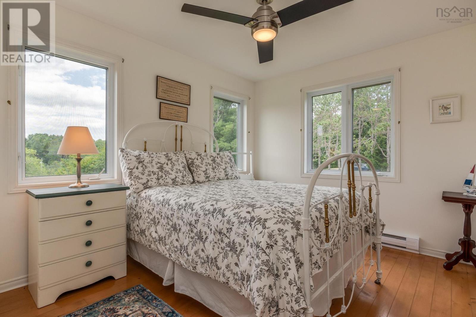 37 Orchard Heights Property Photo 25