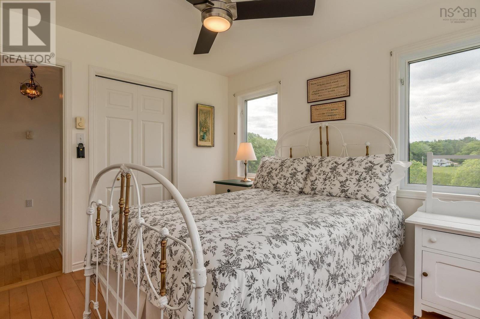 37 Orchard Heights Property Photo 26