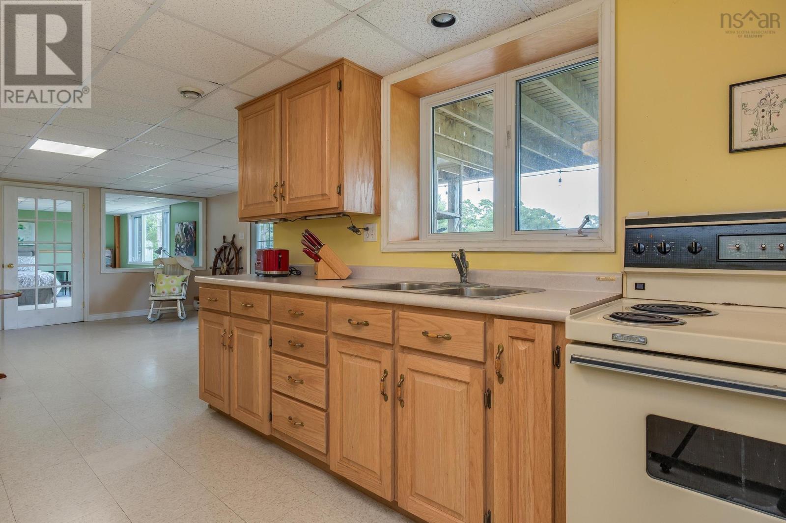 37 Orchard Heights Property Photo 30