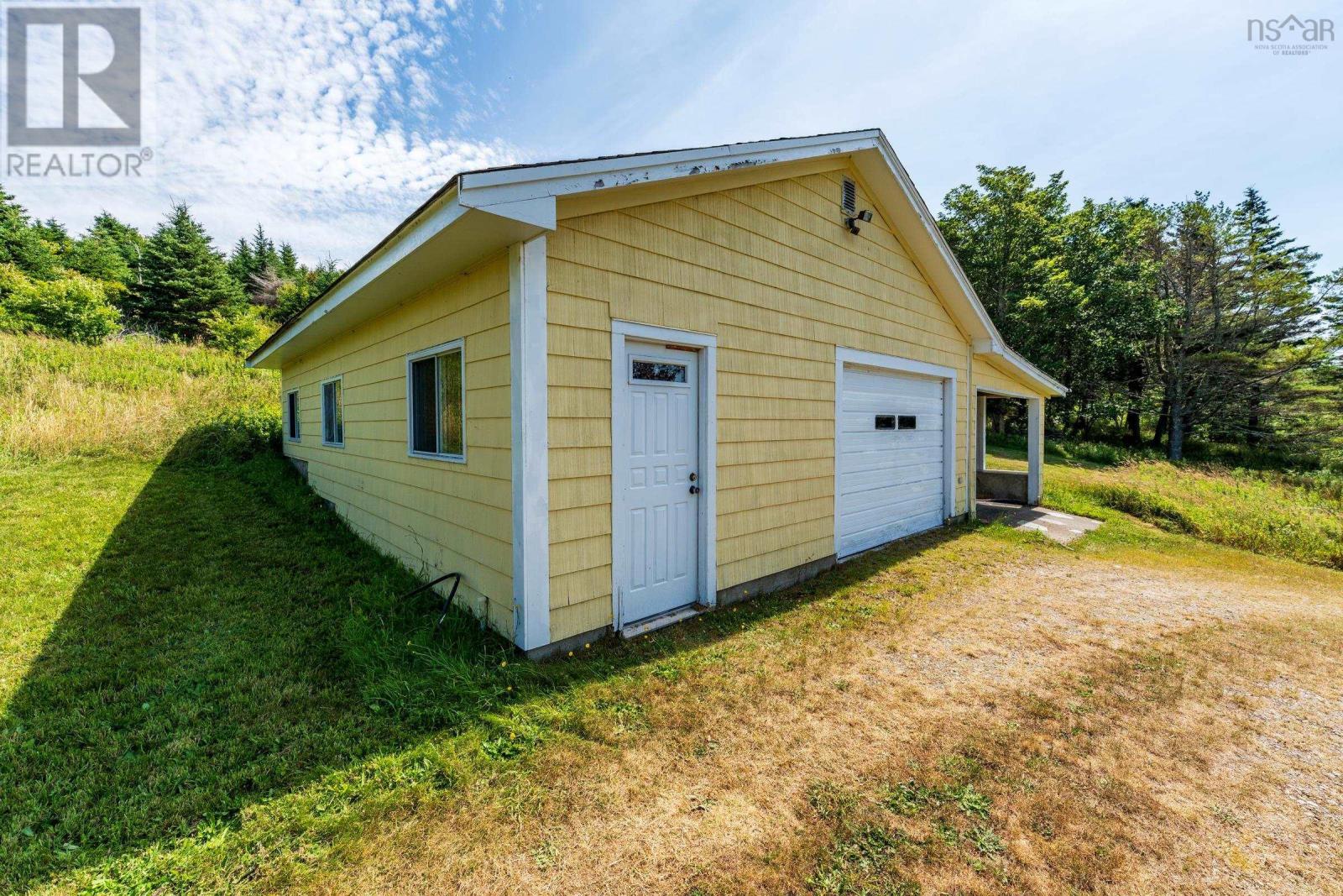 2504 Highway 1 Property Photo 35