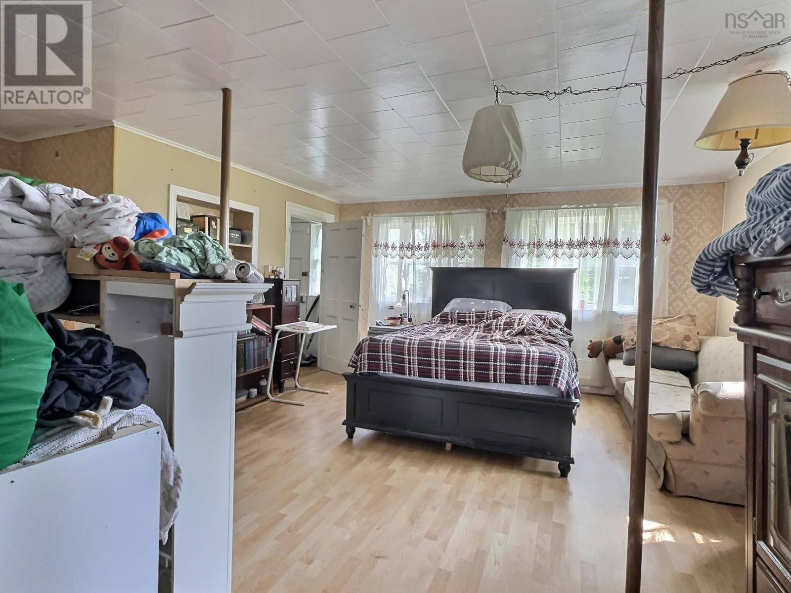 5588 204 Highway Property Photo 9