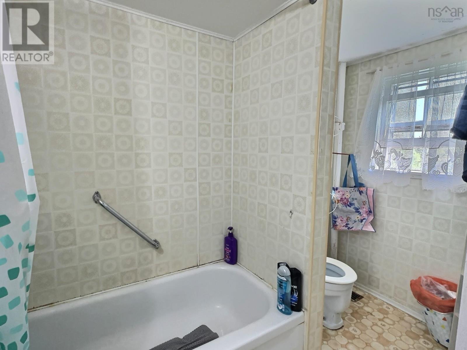 5588 204 Highway Property Photo 17