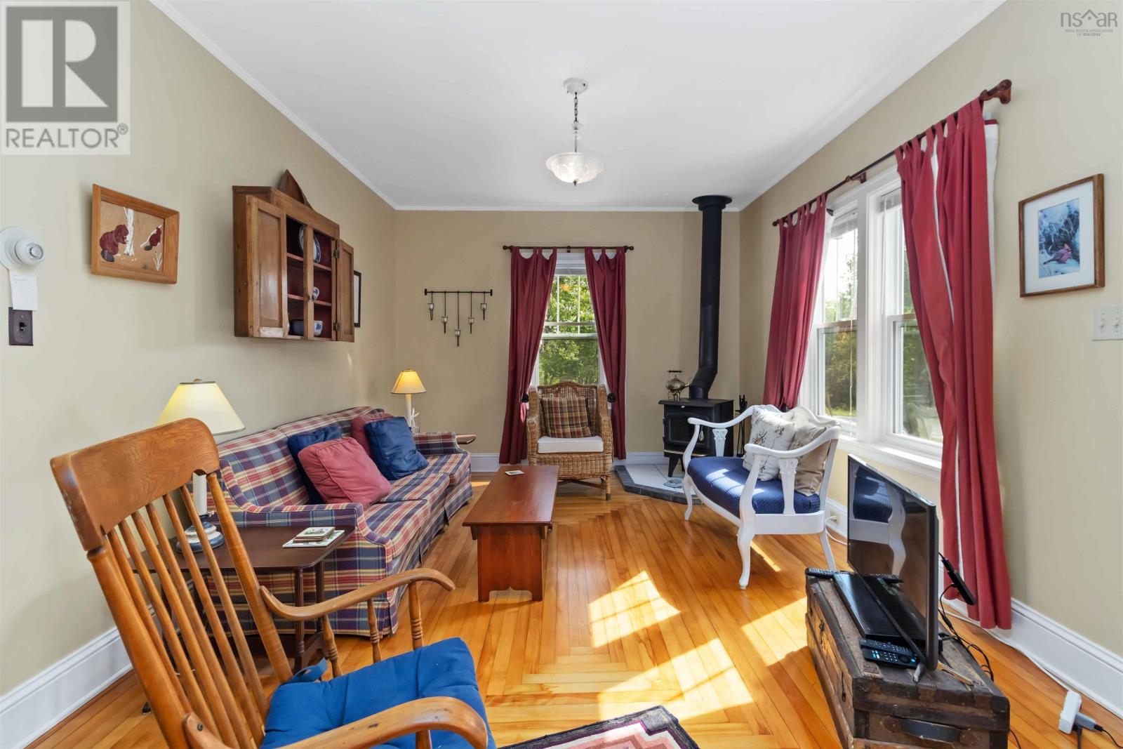 42 Back Road Property Photo 9