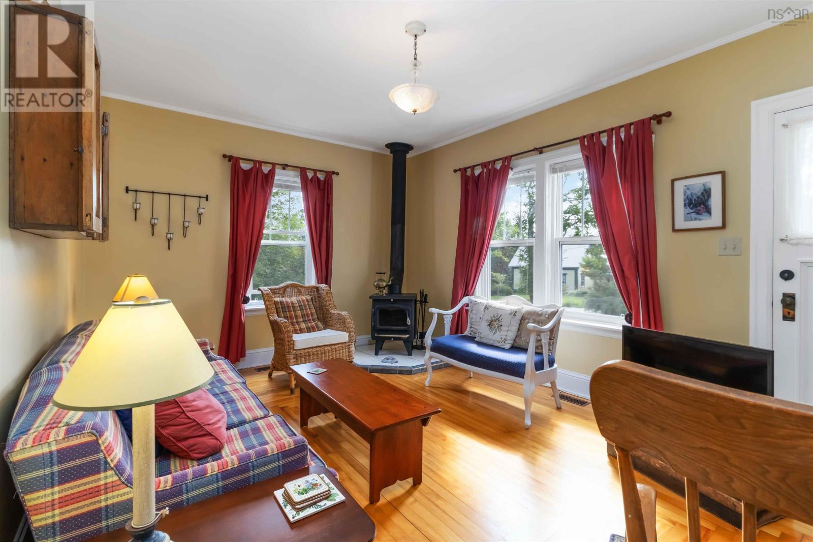 42 Back Road Property Photo 12